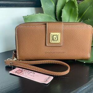 Stone Mountain Brown Leather Wristlet